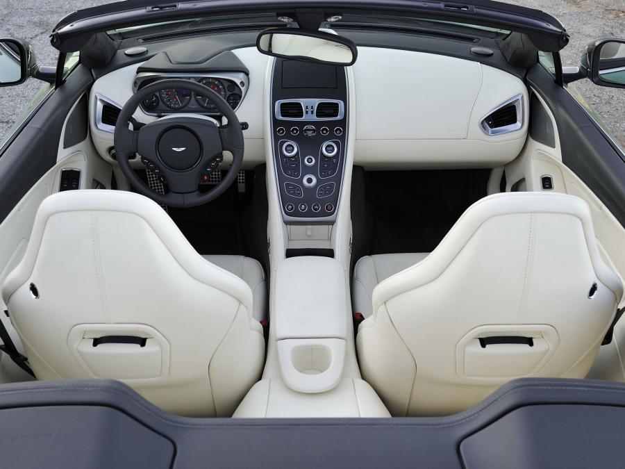 Интерьер Aston Martin Vanquish Volante 2013 года  (NA) (фото 8 из 36)